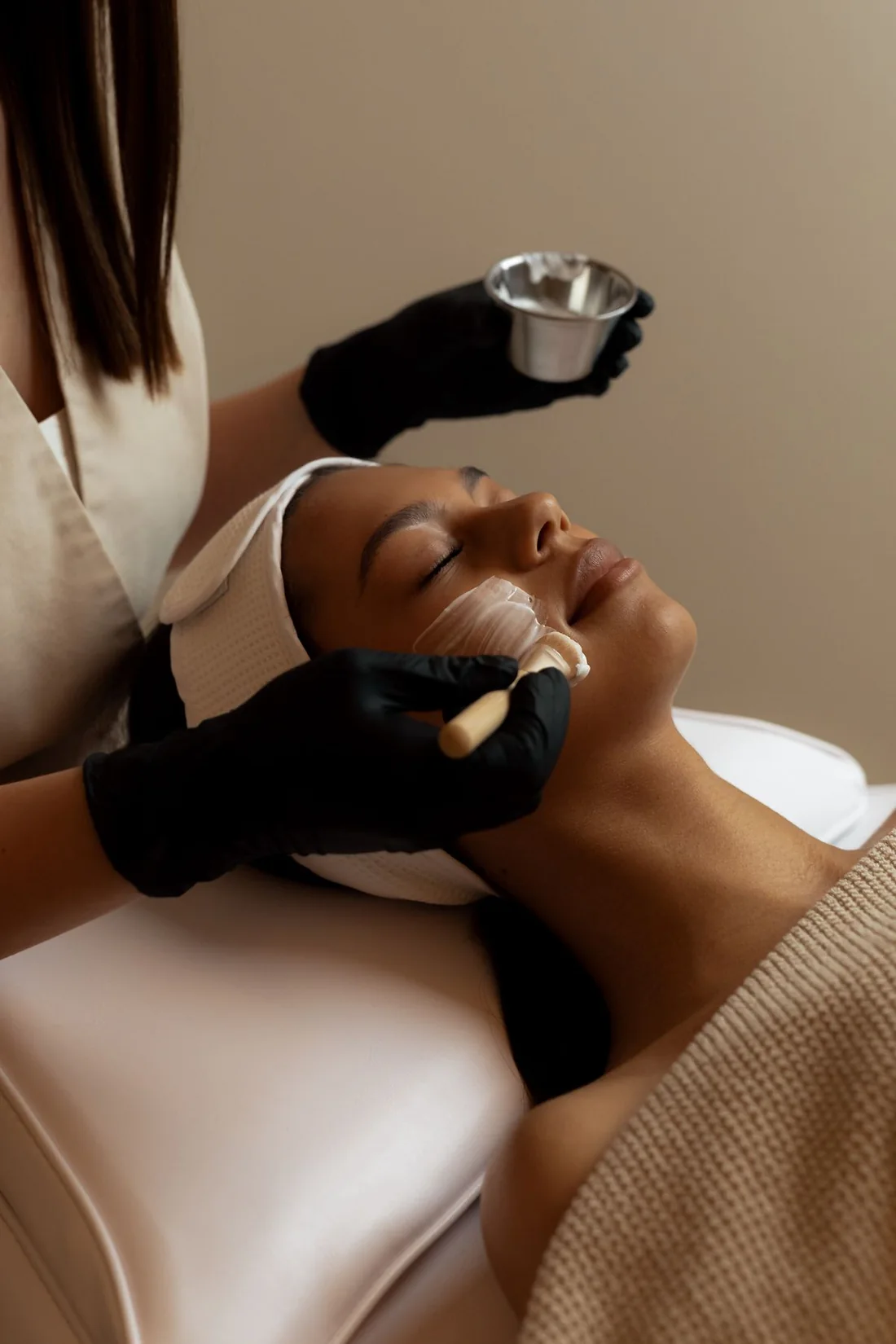 Depilação facial + design + tintura